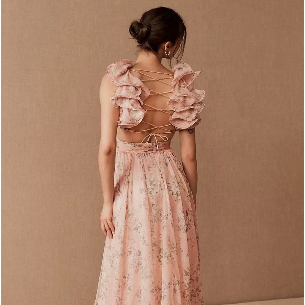 Floral maxi dress. NWT!  Medium. Bust: 35/36 Waist: 28 Hip: 37